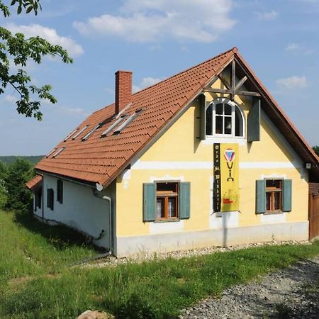 Stilvolles Landhaus Im Dreilaendereck Felsoszolnok Exterior photo